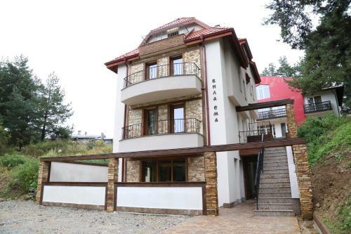 Hostal Villa Ema