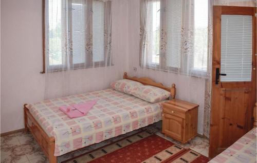 Three-bedroom Holiday Home In Krapets
