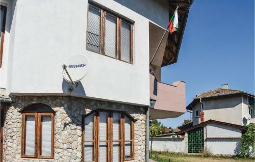 Three-bedroom Holiday Home In Krapets