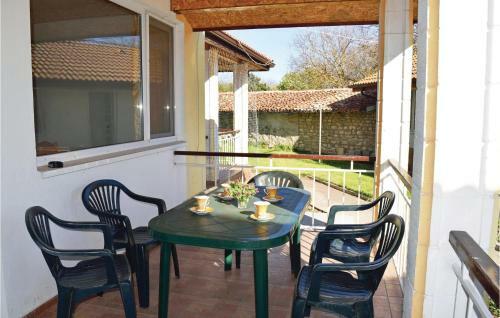 Two-bedroom Holiday Home In Krapets