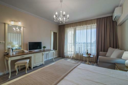 Sunny Castle Hotel
