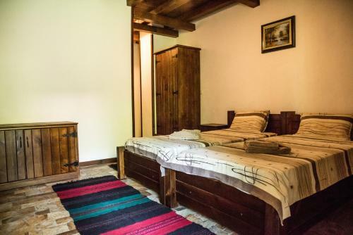 Hotel Dynasty Guest Rooms