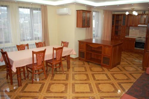 Hostal Mutafova House