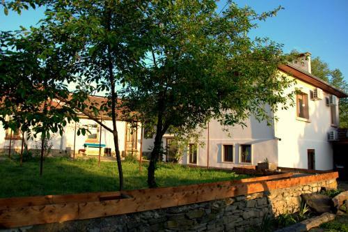 Hostal Guest House Art Eco Land