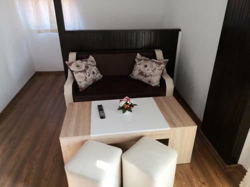 Hostal Papanovata House