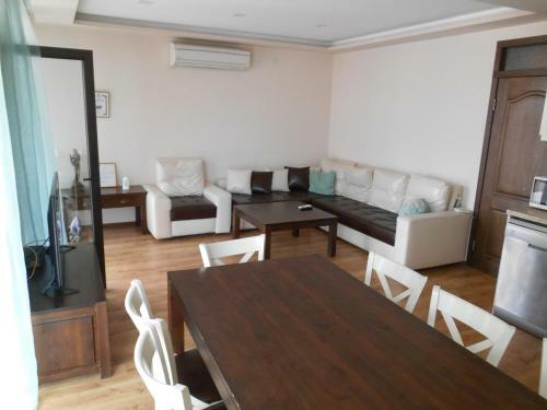 Hostal Complex Trakite