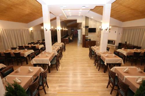 Hostal Complex Trakite