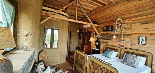 Bed & Breakfast Cob Camp