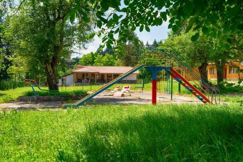 Holiday Village Apriltsi