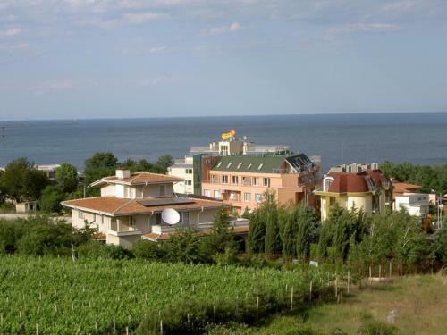 Laguna Family Hotel