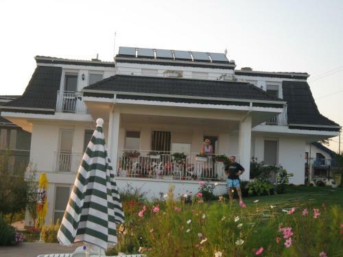 Hostal Belvedere Guest House