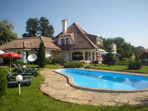 Hostal Complex Roden Kray