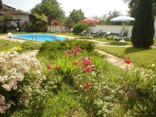 Hostal Complex Roden Kray