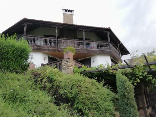 Hostal Vila Nikolina Guesthouse