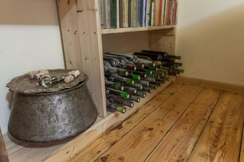 Bed & Breakfast Areni Wine Art