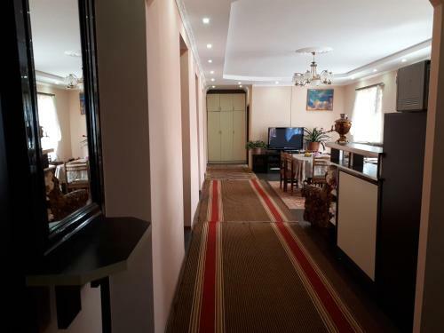 Hostal Tatev Emma B&B