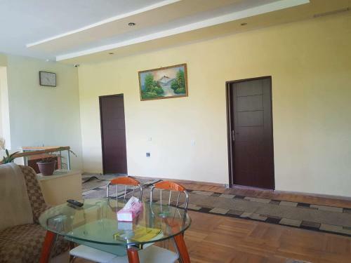 Hostal Flora Hotel