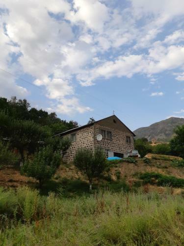 Bed & Breakfast The River House Yeghegis