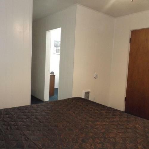 Lazy B Motel