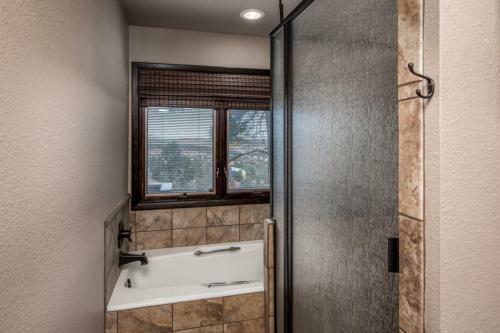 Alto Escape - Four Bedroom Cabin