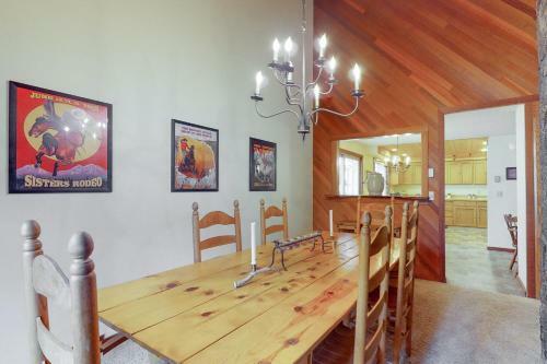 Black Butte Ranch: South Meadow Home Eighty-four