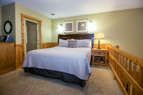 Romance In The Ravine - Hocking Hills Cabin