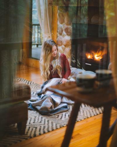 Romance In The Ravine - Hocking Hills Cabin