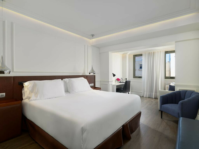 Hotel H10 Universitat