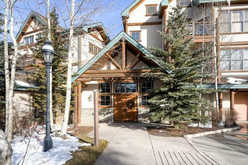Corral 2b/2b Hot Tub 205w