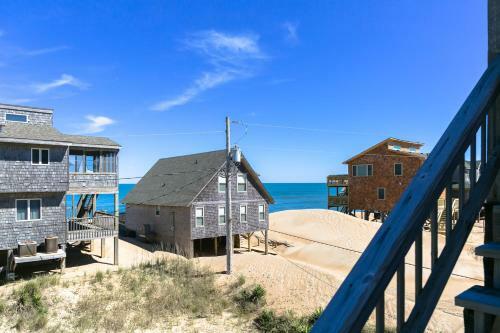 Outer Banks Motel-cape And Tower Cottages