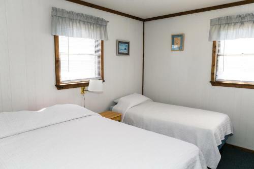 Outer Banks Motel-cape And Tower Cottages