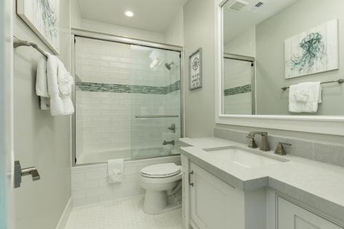 Cake By The Ocean At Seagrass