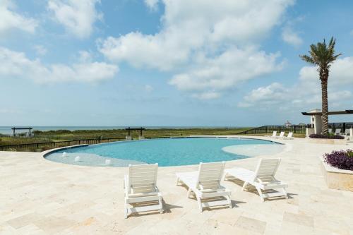 Cake By The Ocean At Seagrass