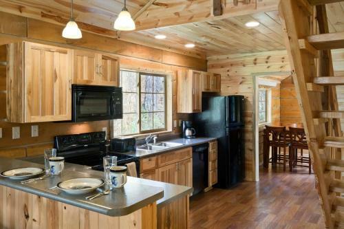 Hotel Rock Crest Lodge & Cabins