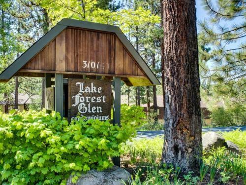 Crystal Waters Townhome