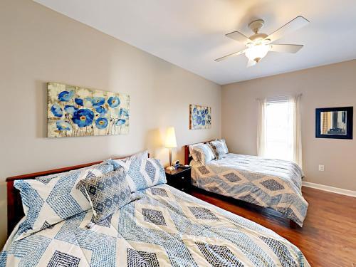 3br On Mobile Bay, 1 Block To Beach Home