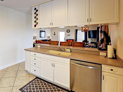 3br On Mobile Bay, 1 Block To Beach Home