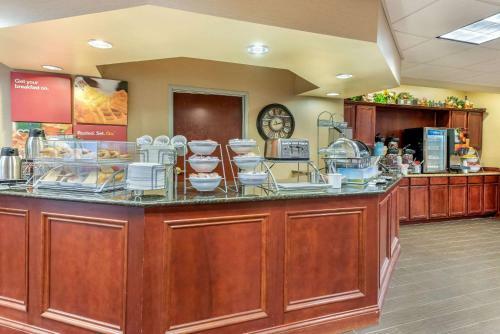 Hotel Comfort Suites Findlay I-75