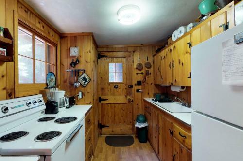 Traditional Maine Cabin