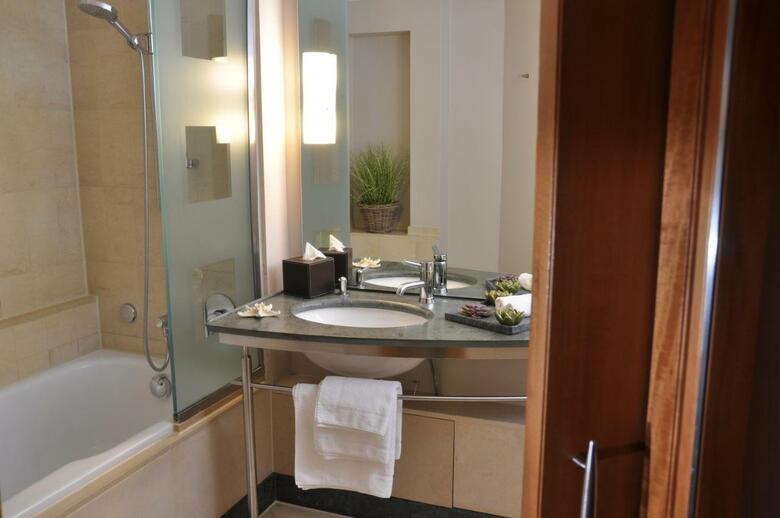 Top City Line Hotel Eggers(.)