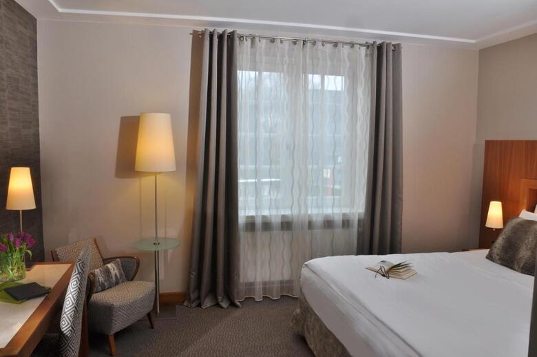 Top City Line Hotel Eggers(.)
