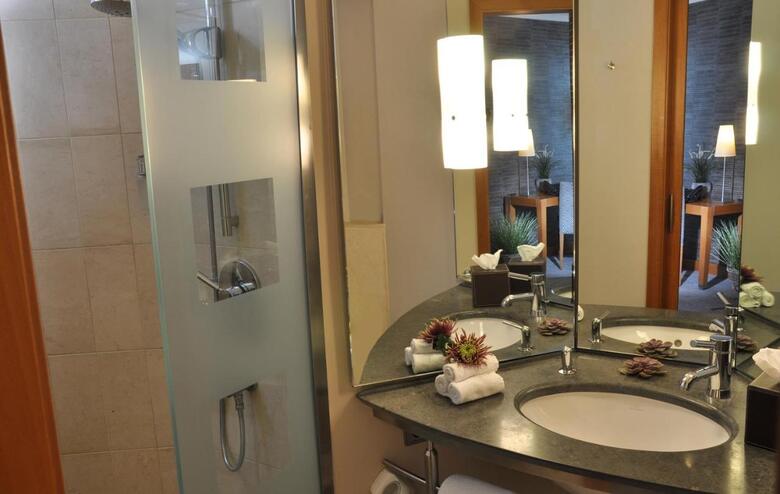 Top City Line Hotel Eggers(.)