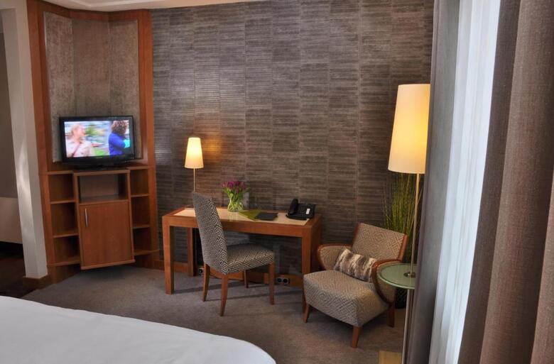 Top City Line Hotel Eggers(.)