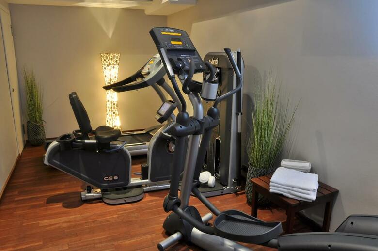 Top City Line Hotel Eggers(.)