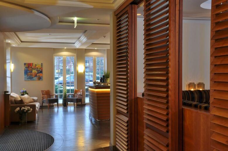 Top City Line Hotel Eggers(.)