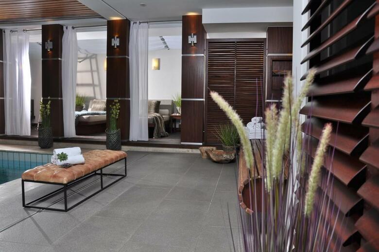 Top City Line Hotel Eggers(.)