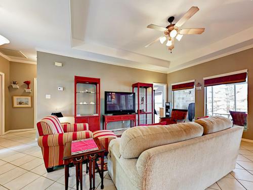 44 Golf House Rd Townhouse Townhouse