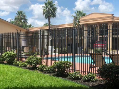 Hotel Days Inn By Wyndham Lake Charles