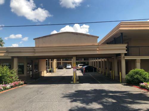 Hotel Days Inn By Wyndham Lake Charles