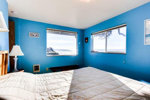The Best Little Beach House On The Oregon Coast!